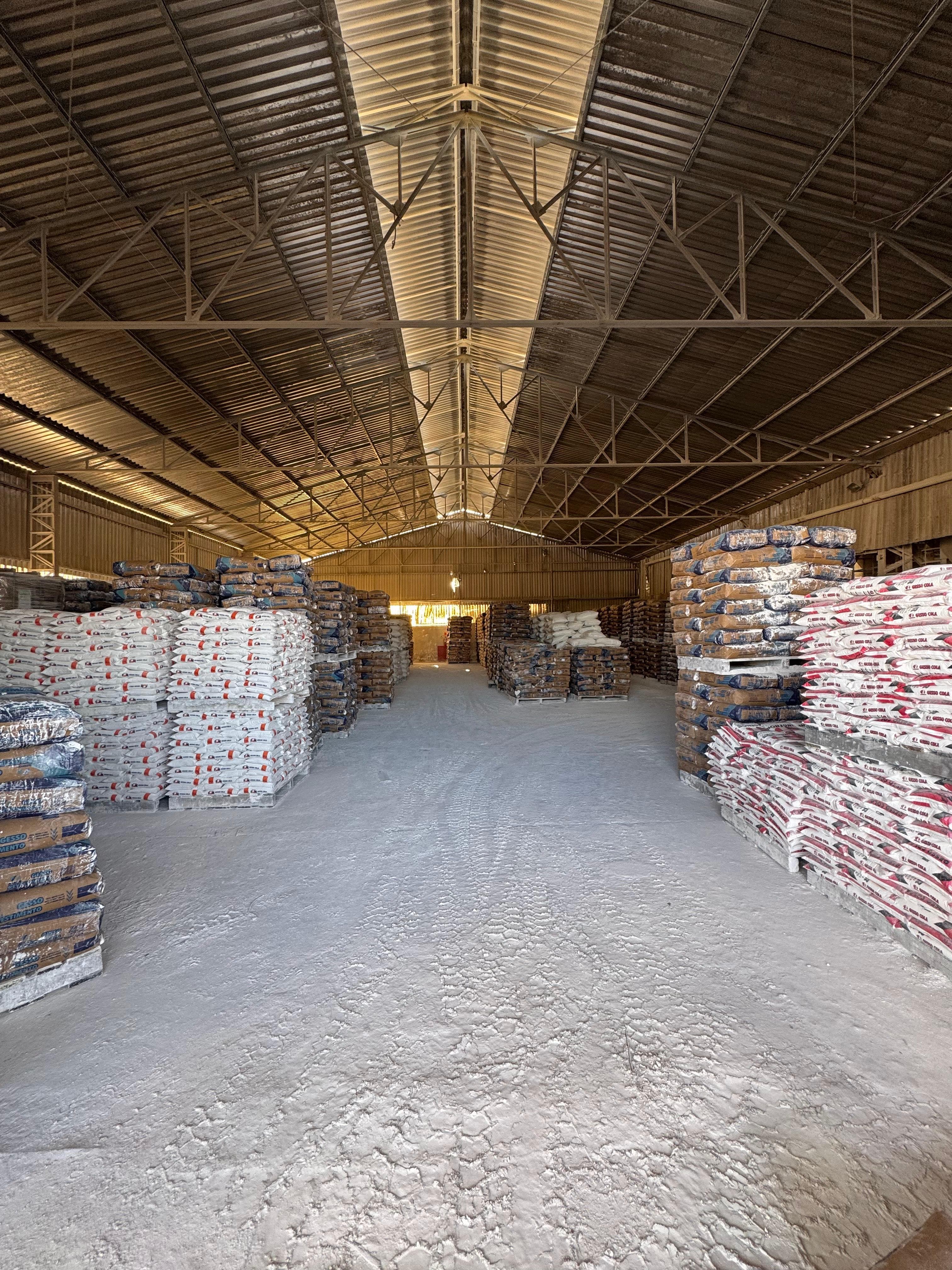 Fábrica INGENOR - Galpão de produtos